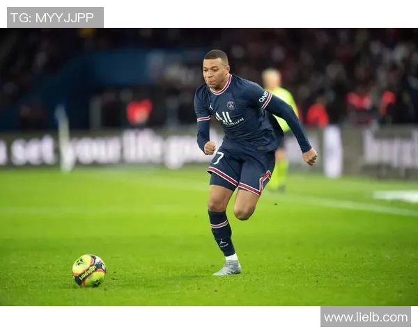 足球明星小蜘蛛的真实身份揭秘及其在足球界的影响力分析